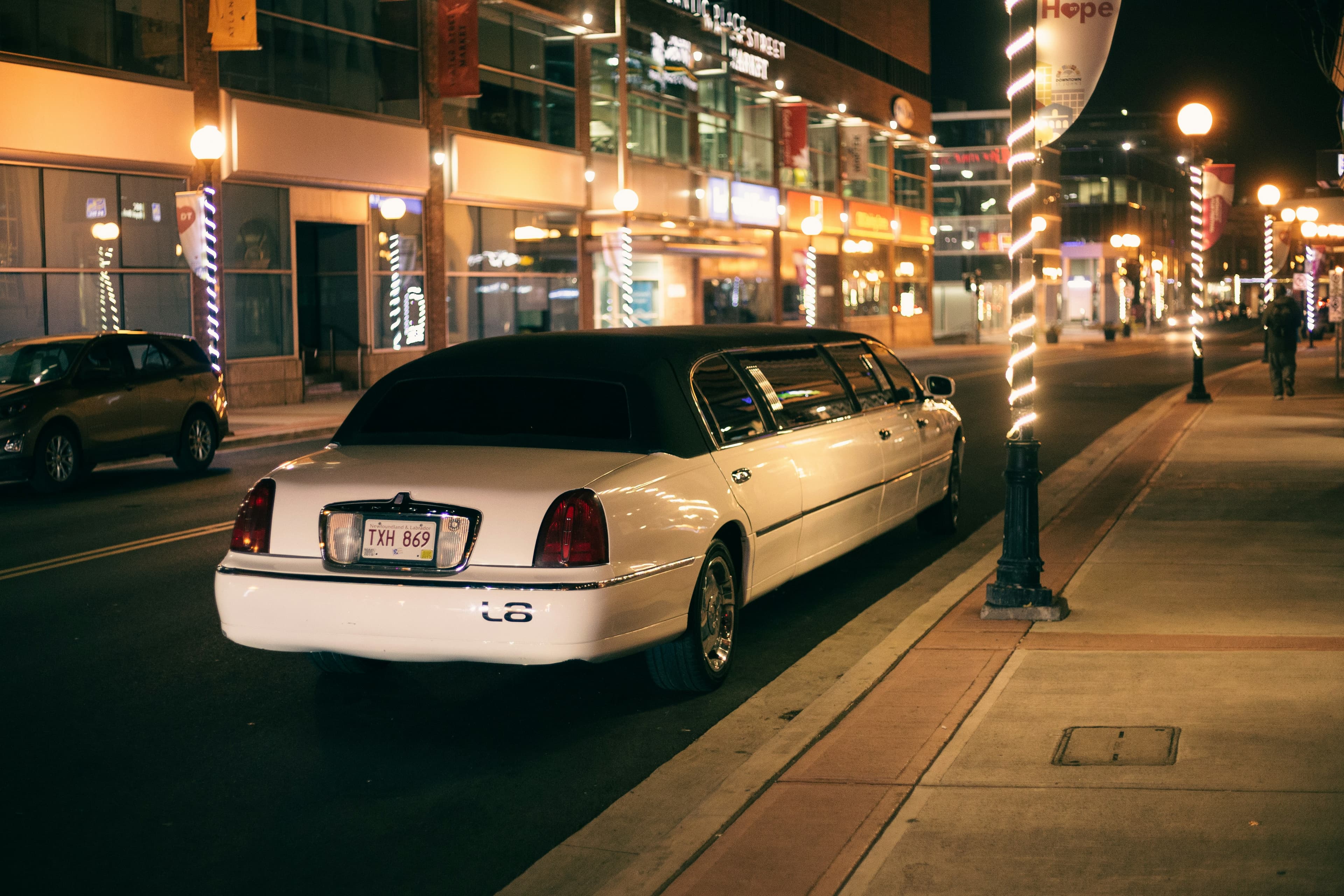 Blog post image: Austin Nightlife Guide: Best Bars, Clubs & How to Get There